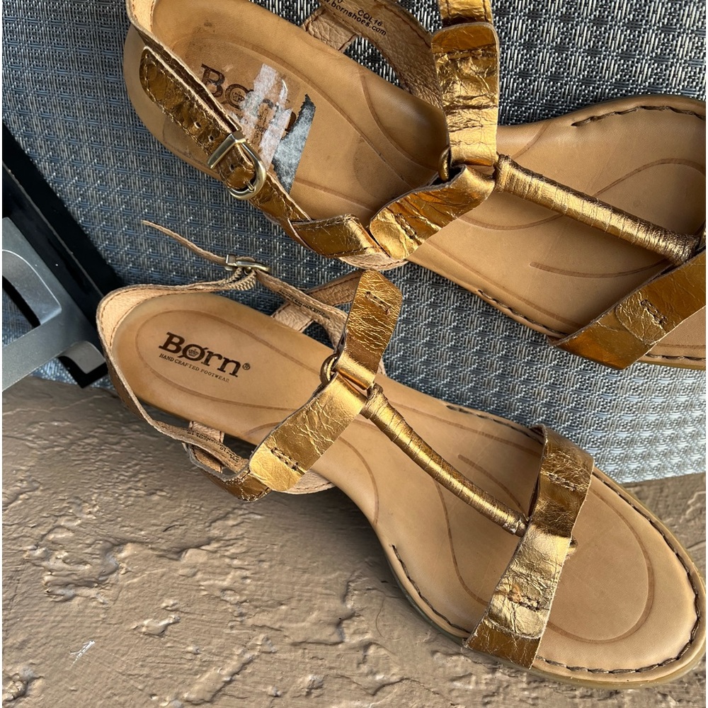 BORN 515310 Gold Sandals